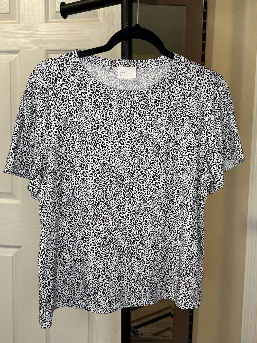Monochrome Leopard Print Short Sleeve Tee
